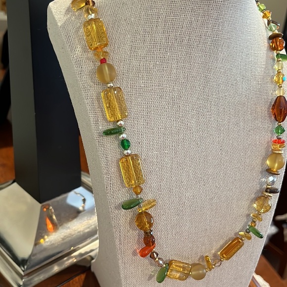 Play of colour Opera length quality mixed media necklace. Quality, not plastic. - Picture 6 of 7